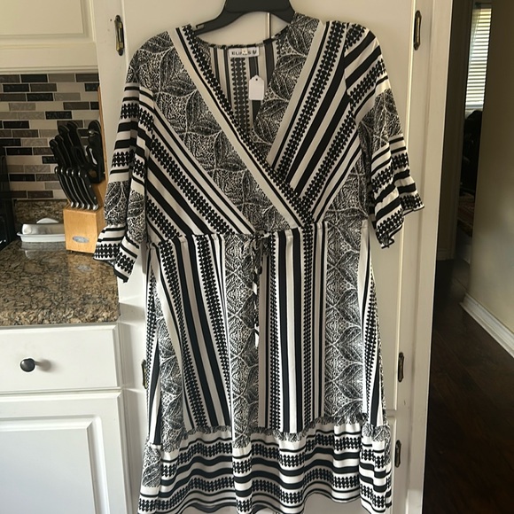 NWT Black and White Dress - Picture 1 of 7